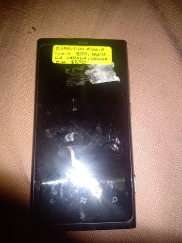 Nokia Lumia 800 Con Detalle