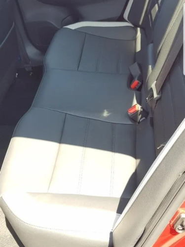 Imagen 10 de 15 de Nissan Versa 2023 1.6 Exclusive At