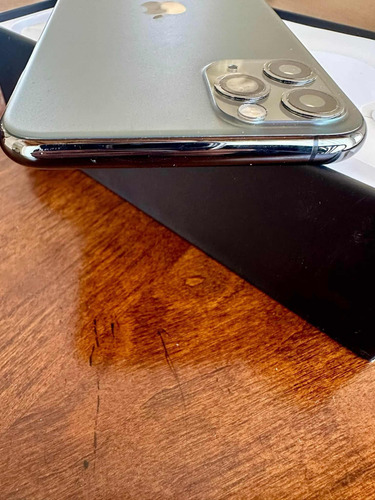iPhone 11 Pro Max Negro De 64gb Excelentes Condiciones (Usado)