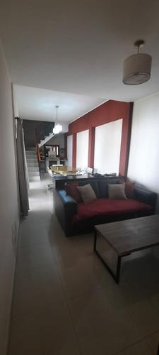 Imagen 5 de 6 de Completisima Casa 3 Dormitorios- 2 Locales- 2 Cocheras