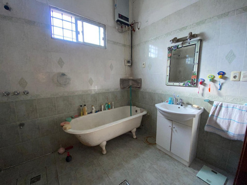 Imagen 19 de 28 de Oportunidad. Lega Propiedades Vende Gran Casona Céntrica, Amplio Terreno