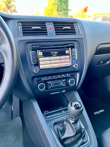 Imagen 10 de 15 de Volkswagen Vento 2.5 Luxury Cuero Full Mt (no 2012, No 2013)