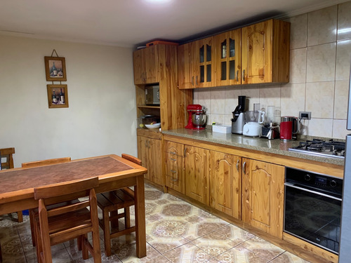 Espaciosa Casa En Venta De 4 Dormitorios