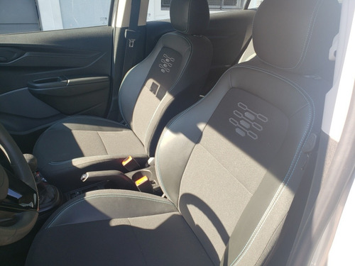 Imagen 12 de 15 de Chevrolet Onix 2021 1.4 Black Edition 1.4