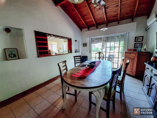 Casa 3 Dormitorios 3 Baños 2 Cocheras 1 Patio 196 Mts 2 Totales - Manuel B Gonnet