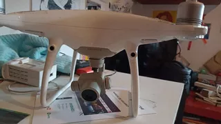 Drone Dji Phantom 4 Pro V2 Con Cámara C4k Blanco 3 Batería