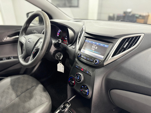 Hyundai HB20S 1.6 Style Flex Aut. 4p