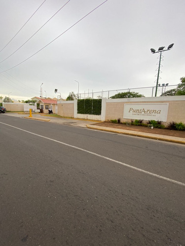 Cv-1523 Zona Norte Townhouse Villa Puntarena Av. Fuerzas Armadas