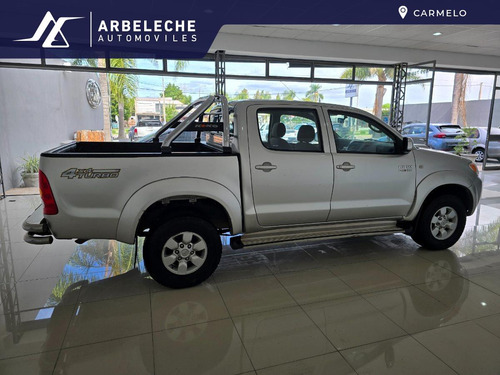 Toyota Hilux Srv 4x4 3.0 - Arbeleche