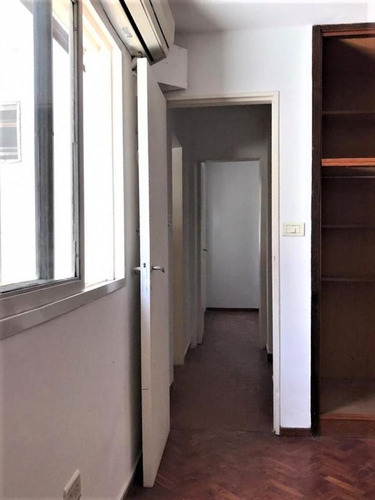Imagen 5 de 10 de Venta Departamento De Pasillo Dos Dormitorios Abasto