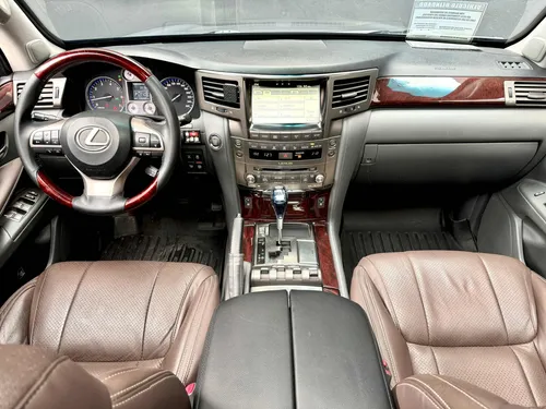 Lexus LX 5.7 570