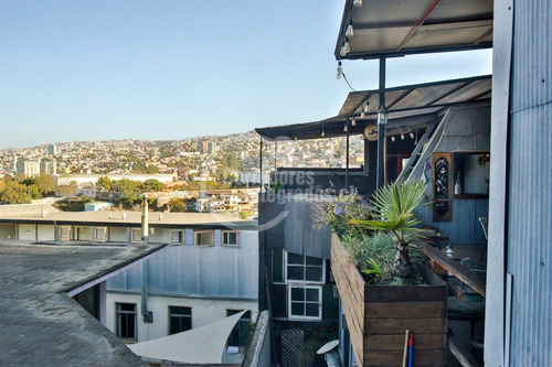 Local Comercial En Venta En Valparaíso, Hostal Restobar