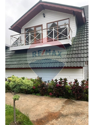 Se Arrienda Hermosa Casa Frente Lago Llanquihue