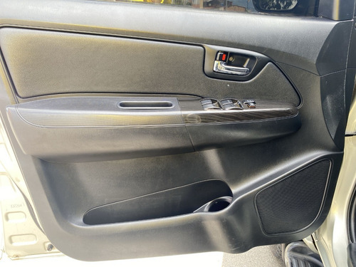 Imagen 18 de 25 de Toyota Fortuner Sr5 2015