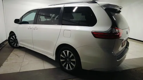 Toyota Sienna 3.5 Limited At