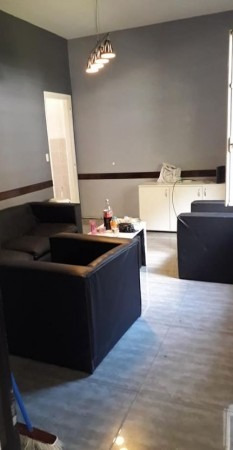 Imagen 2 de 7 de Casa 7 Ambientes Permuta Se Financia