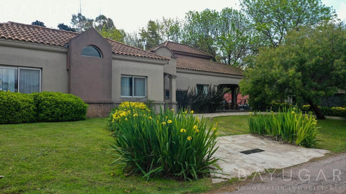 Imagen 9 de 30 de Oportunidad Venta - Importante Casa En Sausalito - Bayugar Negocios Inmobiliarios