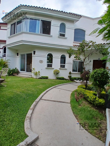 Venta De Casa En Condominio En Burgos, Temixco, Mor...clave 5704