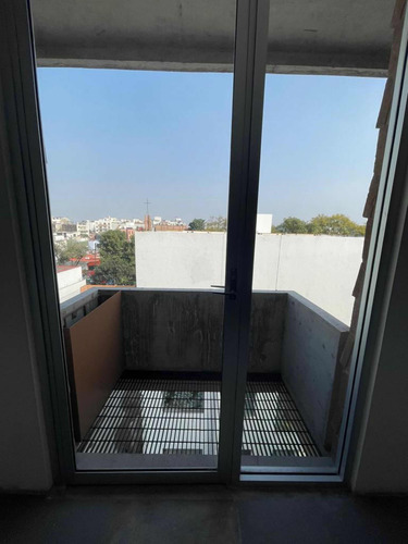 Amplio Departamento Nuevo En Venta Con Balcones!!