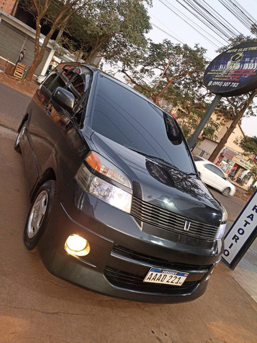 Imagen 2 de 8 de Voxy Toyota Voxy S