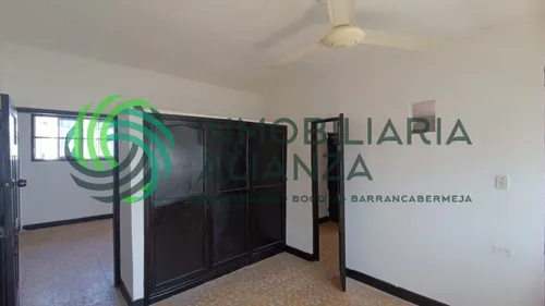 Apartamento En Arriendo En Pueblo Nuevo. Cod A16394