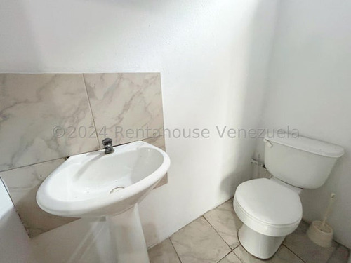 Ana Karina Molleja Vende Potencial Local Comercial En Zona Oeste Barquisimeto, Lara/ Akm