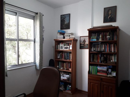 Apartamento À Venda Na Rua Das Laranjeiras, Laranjeiras, Rio De Janeiro - Rj - Liv-10122
