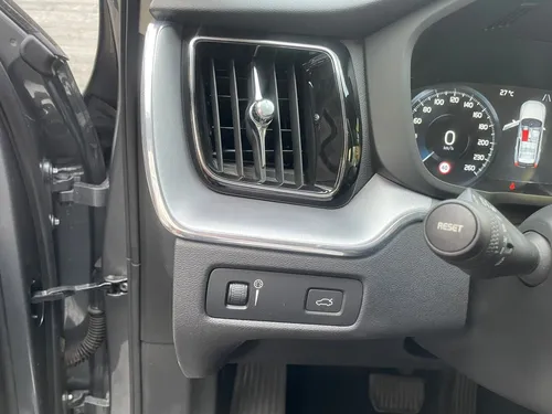 Volvo XC60 2.0 T5 Momentum At