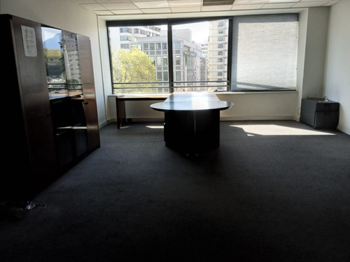 (ofi) Oficinas Habilitada Isidora Goyenechea, Metro El Golf