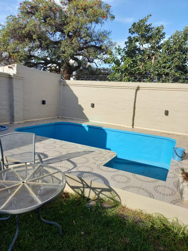 Casa En Venta, Tres Dormitorios, Pileta Y Gge Dos Autos