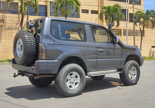 Imagen 4 de 17 de Toyota Meru Sincronico 4x4