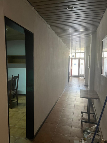Alquilo Local Comercial/oficinas Av. E. Olmos 433. 100m2.