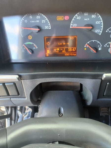 Imagem 8 de 15 de Volvo Fh 12 380 4x2 2006 Toco