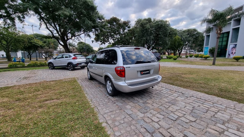 Imagen 5 de 15 de Caravan Sxt 3.3 6 Pasajeros / Gnc 2006