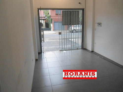 Valdenegro 2800 | Local