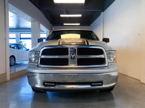Imagen 3 de 11 de Dodge Ram 1500 4.7 4x4 Extra Full