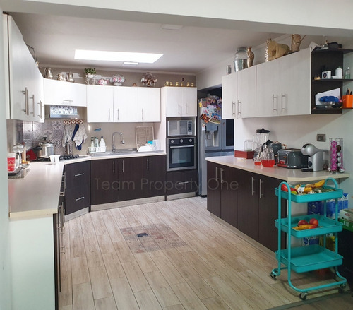 Imagen 8 de 25 de Gran Casa Moderna, Barrio Consolidado