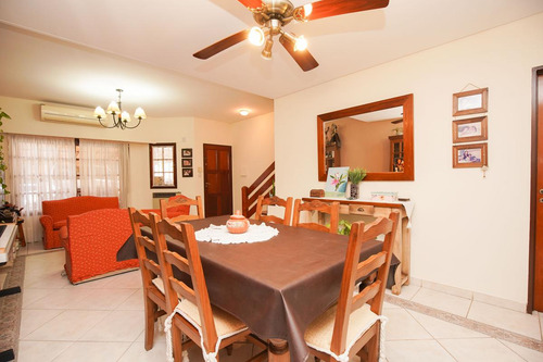 Venta | Amplio Duplex De 3 Dormitorios Playroom. Jardín Propio.