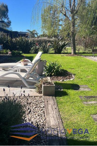 Casa En Venta En Barrio Privado Weston, Moreno