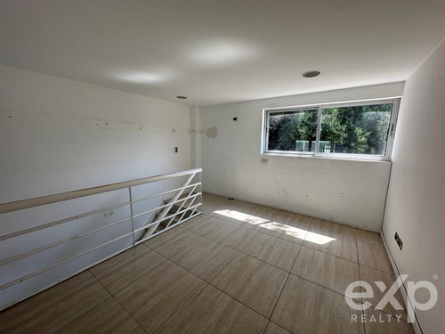 Arriendo Local Comercial Con Alto Trafico En Avda La Dehesa