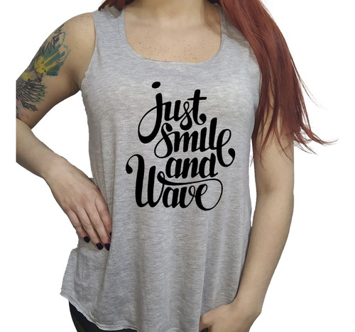 Musculosa Acampanada Frase Solo Sonrie Y Saluda Mira Adelant