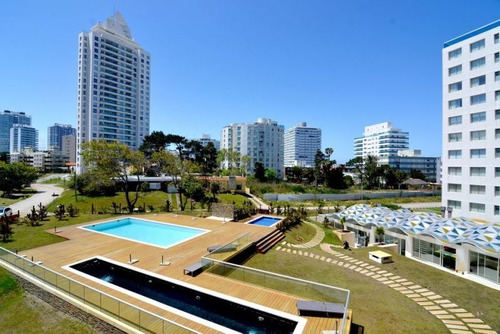 Venta De Apartamento 2 Dormitorios En Playa Brava