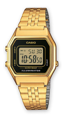 Reloj pulsera digital Casio LA680 con correa de acero inoxidable color dorado - fondo negro