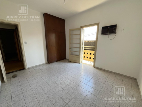 Local En Alquiler - Barrio General Paz - Esquina Con Terraza!