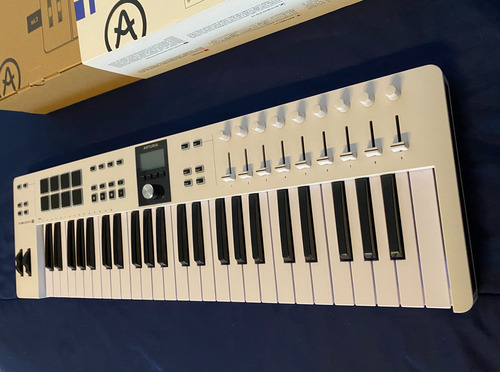 Arturia Keylab Essential 49 Mk3 Controlador Midi Sensitivo Blanco (Usado)