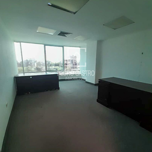 Imagen 9 de 11 de Pedro Castro Inmobiliaria Ofrece Imperdible Oportunidad De Alquiler De Oficinas En La Torre Colón, Puerto Ordaz