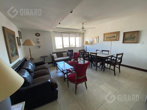Venta De Departamento En Playa Grande