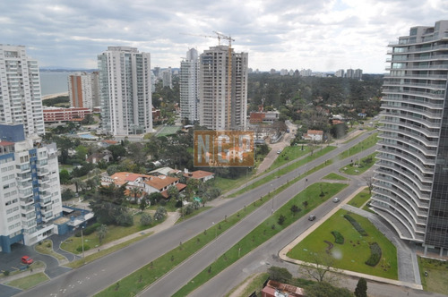 Imagen 9 de 30 de Lindisimo Edificio Con Todos Los Servicios