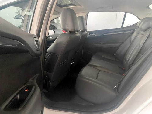 Imagem 10 de 15 de Citroen C4 Lounge Exclusive 1.6 Turbo 2017