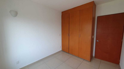 Casa En Venta En Paseos Del Bosque, 3 Recámaras, 2.5 Baños, Gran Ubicación !!